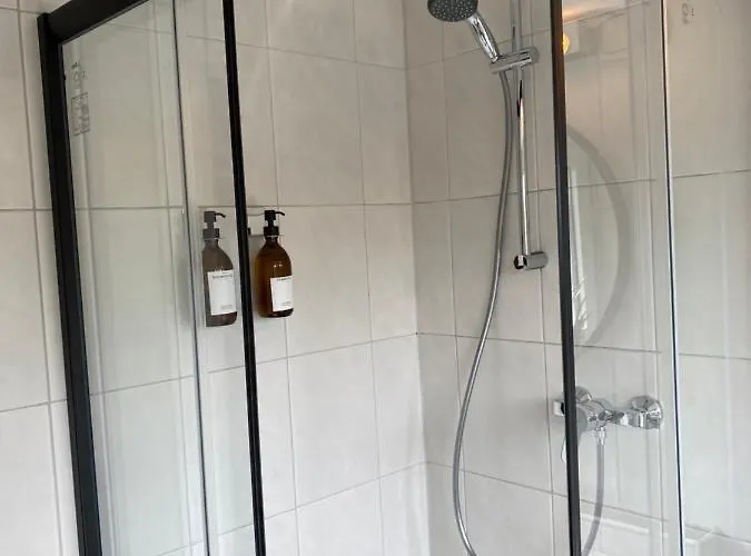 1 - Modernes Dachgeschoss-studio In Meiderich, 4,7 Km Hbf, U-bahn 250m, Flughafen Duesseldorf 28 Km, Landschaftspark 2,9 Km Apartman *