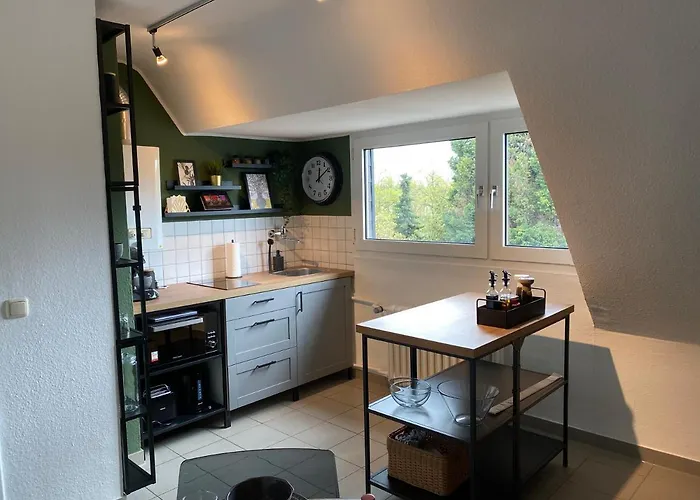 Апартаменты 1 - Modernes Dachgeschoss-studio In Meiderich, 4,7 Km Hbf, U-bahn 250m, Flughafen Duesseldorf 28 Km, Landschaftspark 2,9 Km *