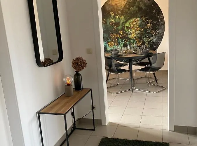 1 - Modernes Dachgeschoss-studio In Meiderich, 4,7 Km Hbf, U-bahn 250m, Flughafen Duesseldorf 28 Km, Landschaftspark 2,9 Km דירה *