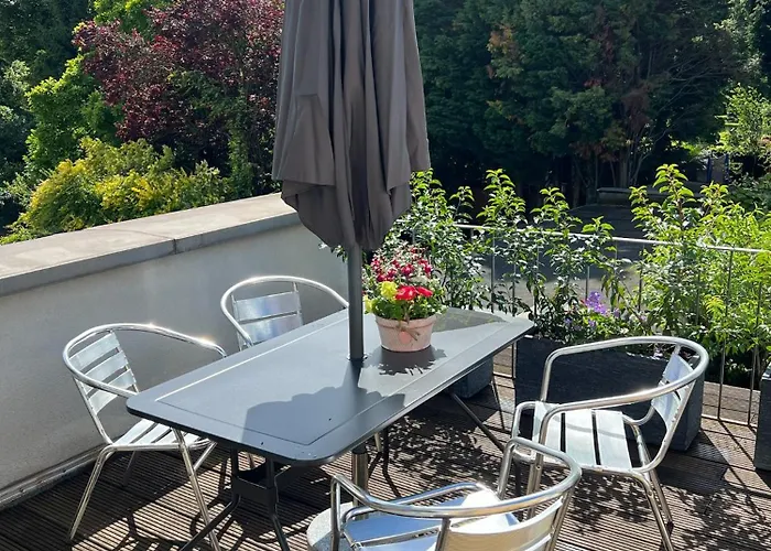 Apartman 1 - Modernes Dachgeschoss-studio In Meiderich, 4,7 Km Hbf, U-bahn 250m, Flughafen Duesseldorf 28 Km, Landschaftspark 2,9 Km *